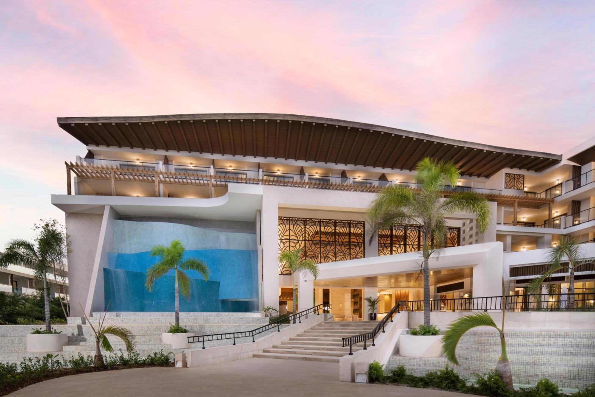 Serenade All Suites - Adults Only Resort بونتا كانا المظهر الخارجي الصورة