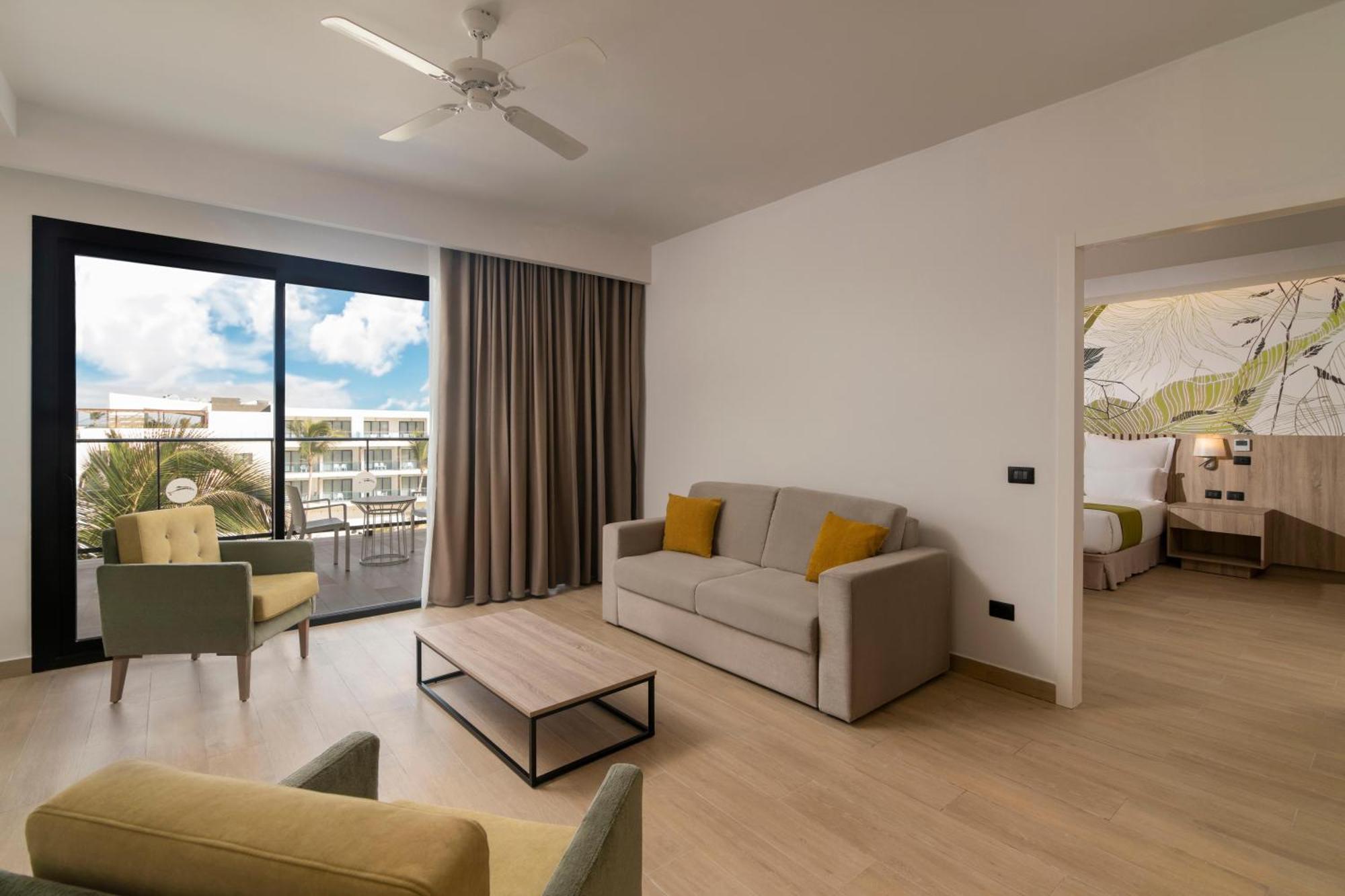 Serenade All Suites - Adults Only Resort بونتا كانا المظهر الخارجي الصورة